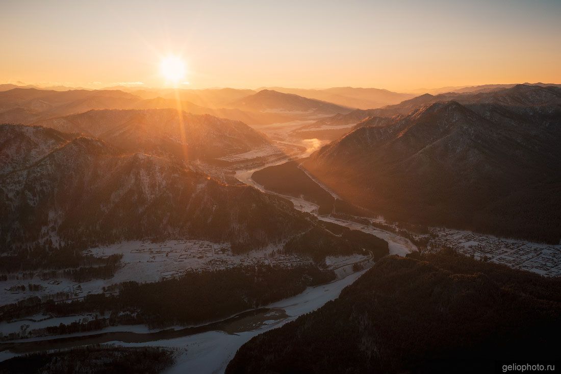 Река Катунь в Горном Алтае с высоты фото
