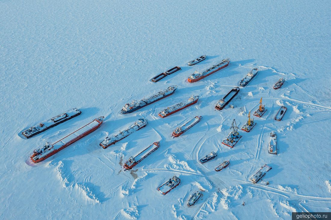 Флот Хатангского морского порта фото