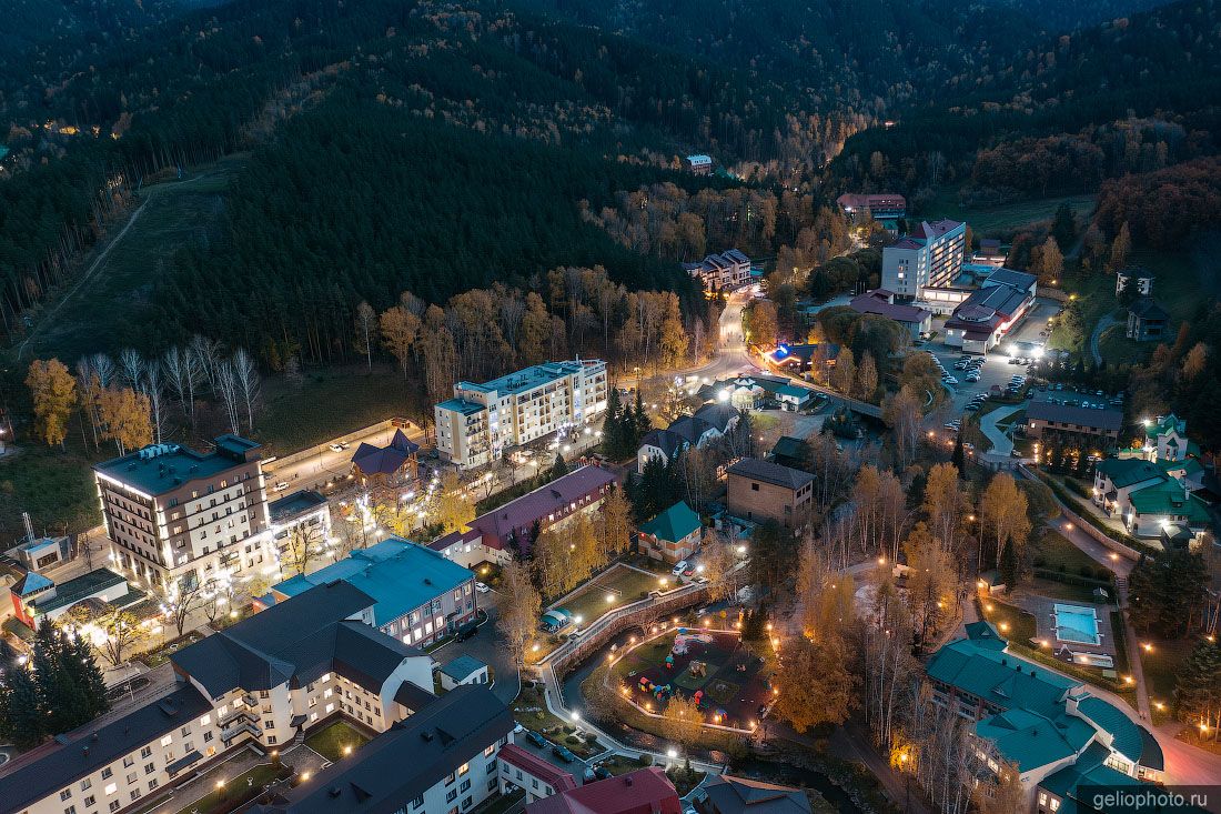 Вечерняя Белокуриха с высоты осенью фото