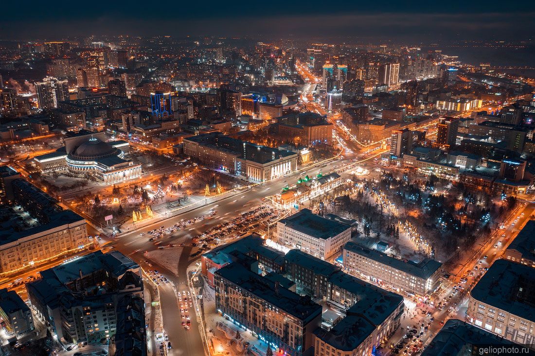Площадь Ленина в Новосибирске ночью фото Gelio Площадь Ленина в Новосибирске ночью фото