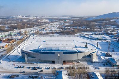 Стадион Шахтёр в Киселёвске фото