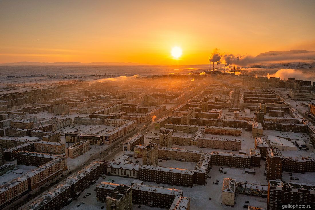 Норильск зимой на закате фото