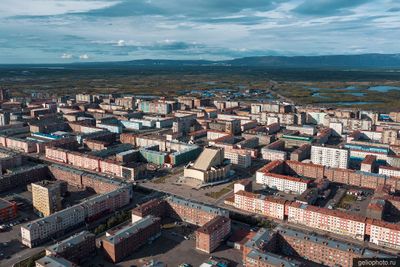 Заполярный драмтеатр Маяковского в Норильске фото