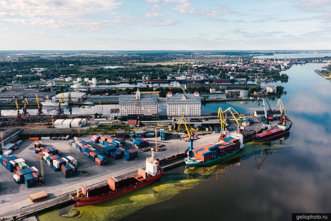 Калининградский морской порт на реке Преголя фото