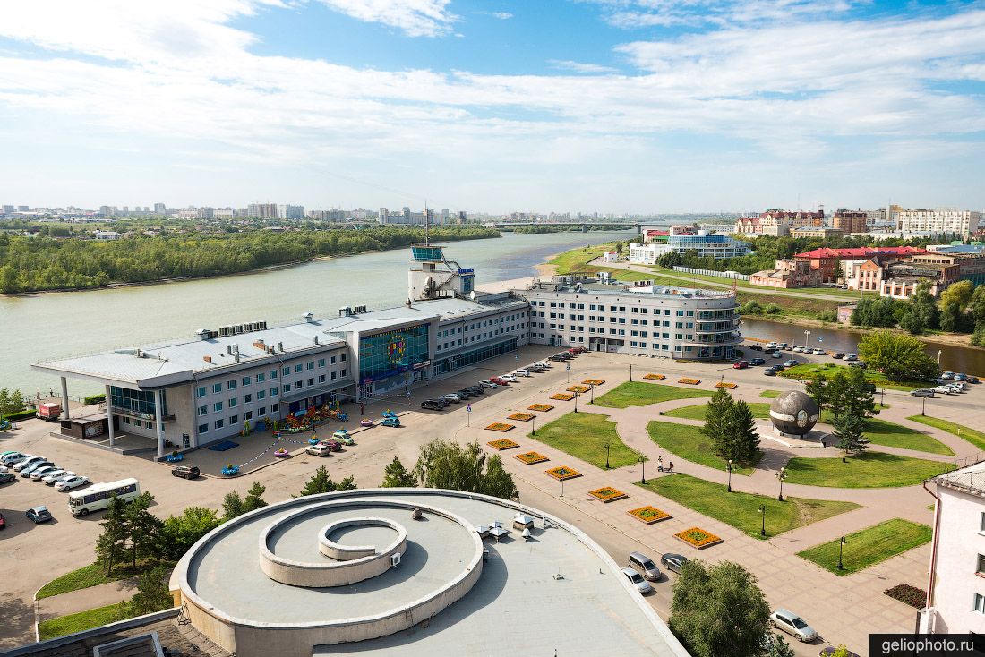 Киноцентр Вавилон в Омске фото