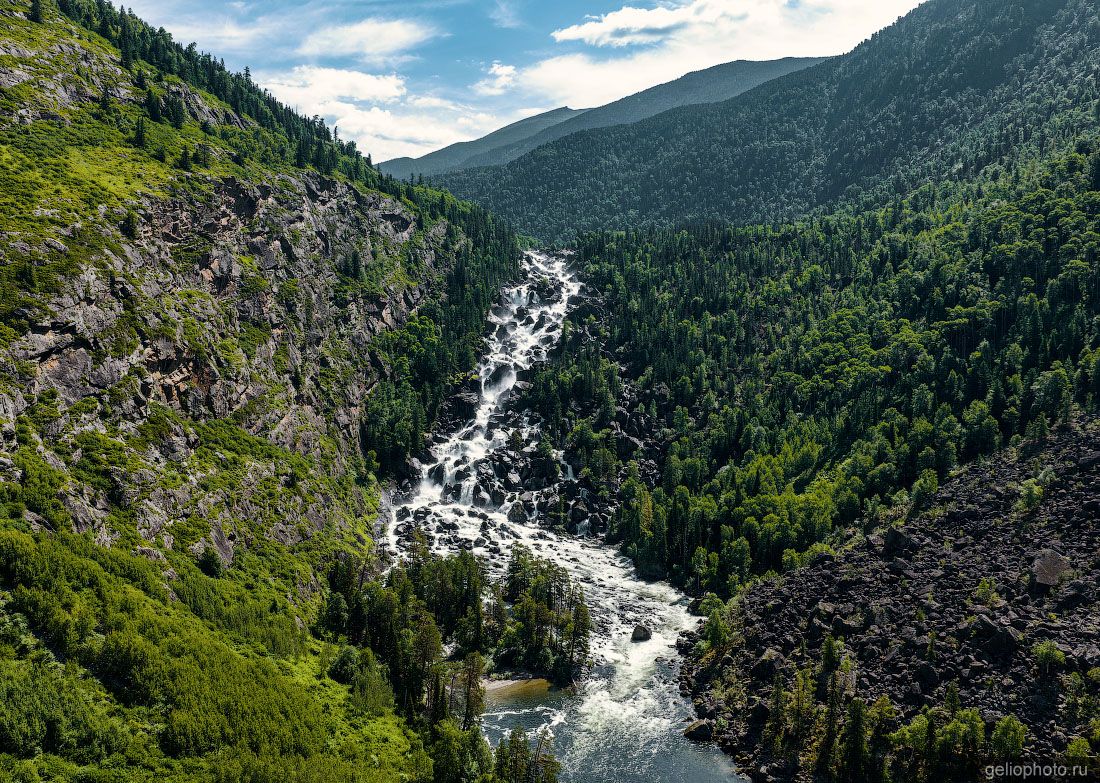 Водопад Учар в Горном Алтае летом фото
