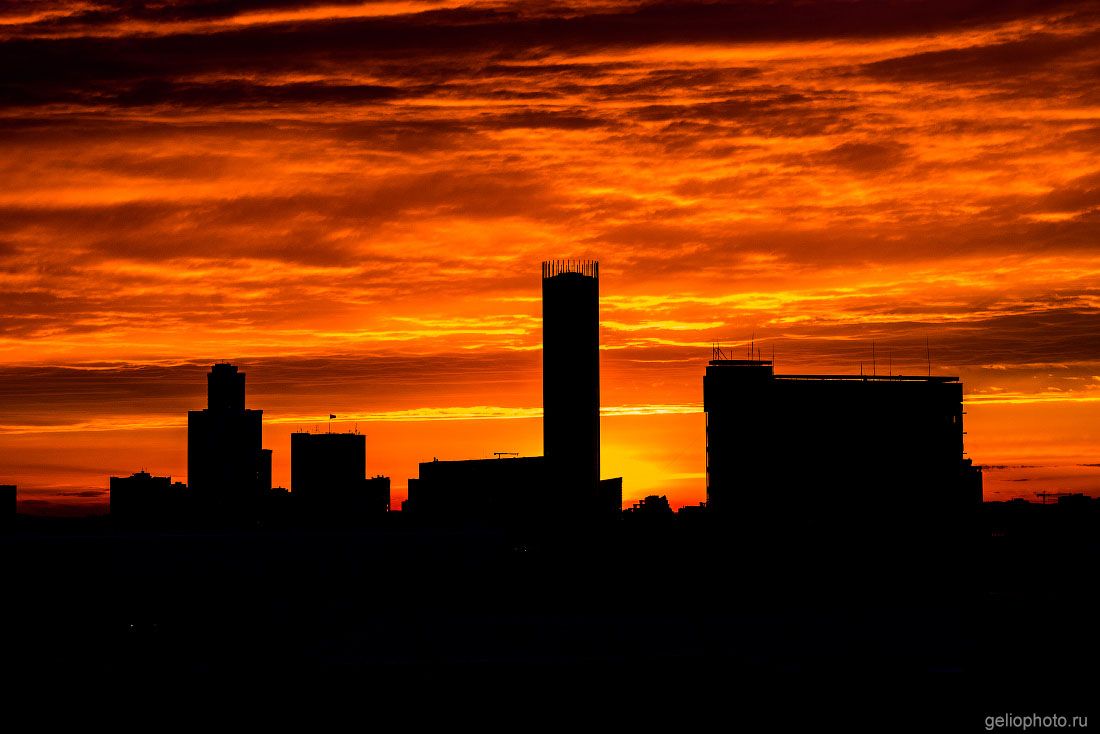 Екатеринбург-сити на закате фото